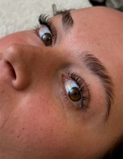 Gift an eyelash extension set