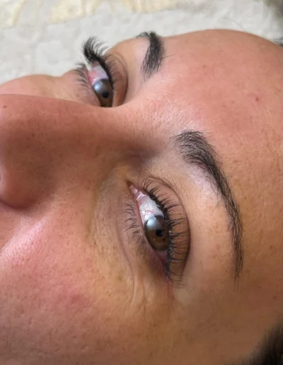 Beautiful eyes with Confident Lashes